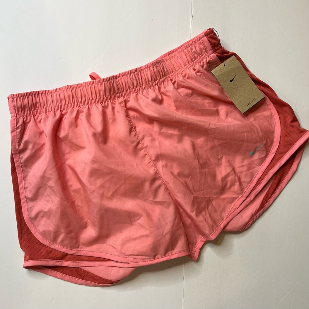 Nike tempo shorts pink